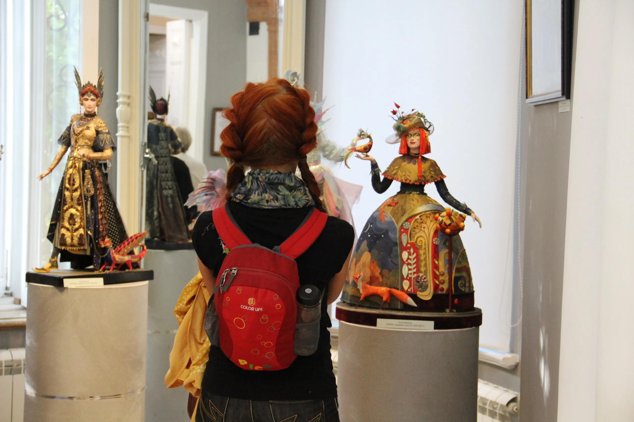 Выставки «Эксклюзивная кукла особняка Клодта. Сезон 2025» и «Премьера» (работы мастерских ДКГ)