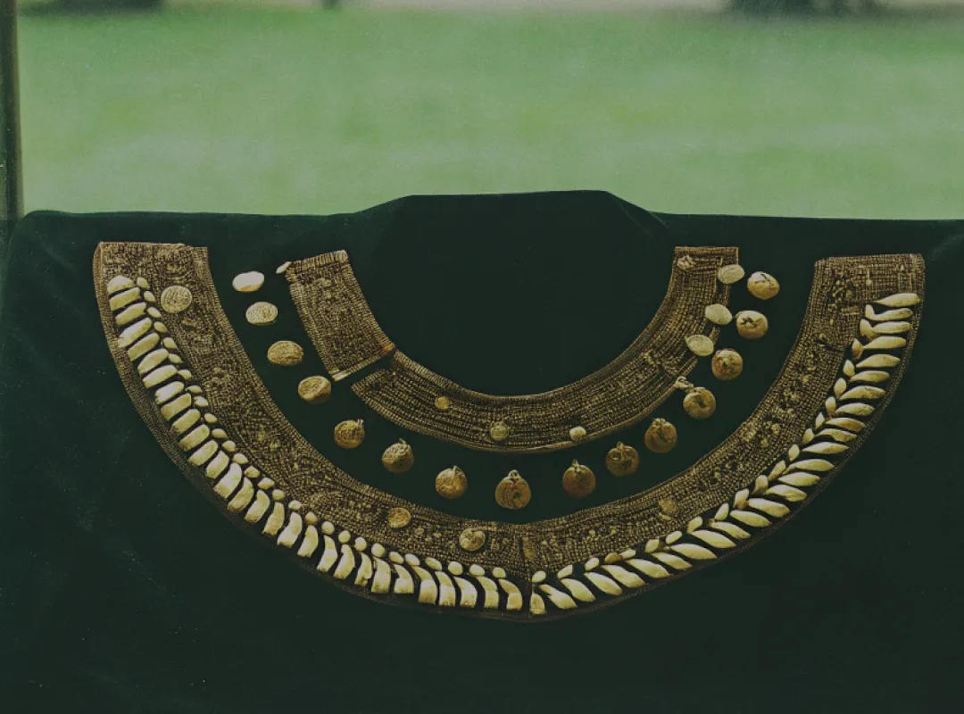 История, запечатлённая в золоте и глине