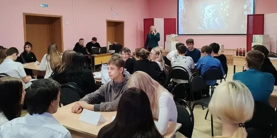 Интеллектуальный турнир «12 стульев»